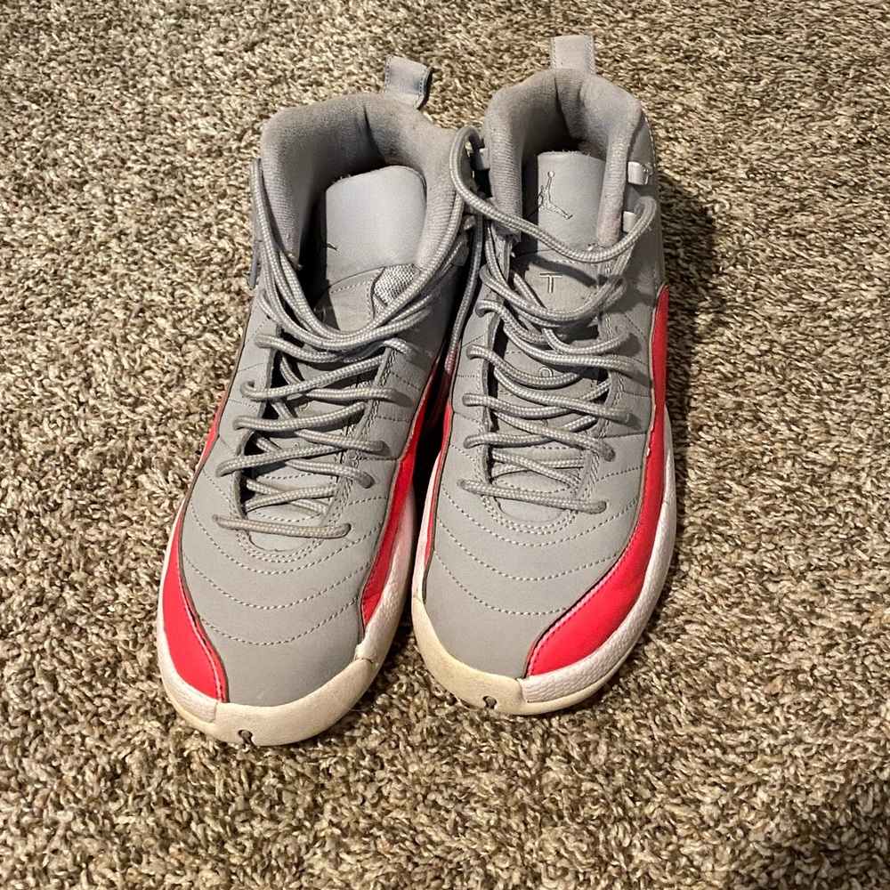 Retro 12’s wolf grey racer pink. Size 7. In used condition. Price is firm